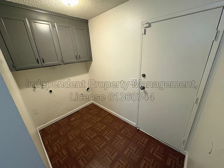 2601 Pinewood Dr — Photo 10