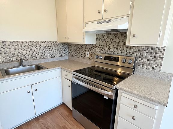 2nd image of 3090 Vicente St APT 106