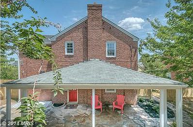 Large Flagstone Covered Patio for Entertaining