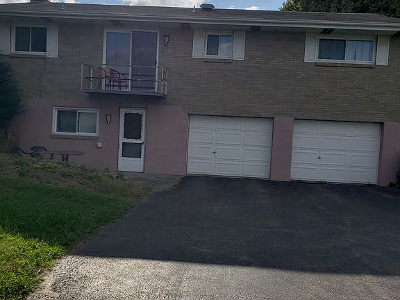 2nd image of 106 Pine Aire Dr