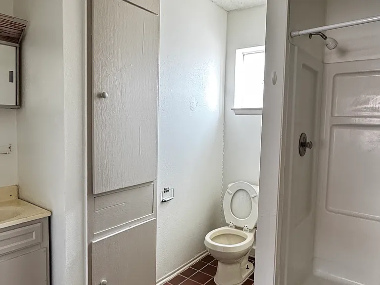 1326 S Saint Marys St #6 — Photo 15