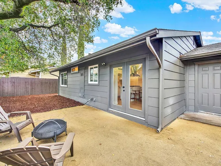 6610 Oak Leaf Ct — Photo 31