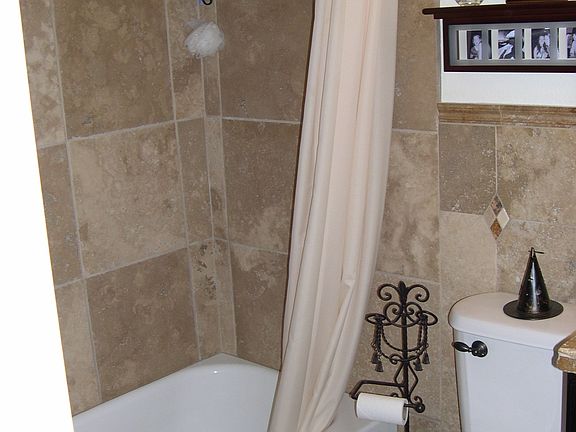 2nd image of 2804 Willow Ct #A