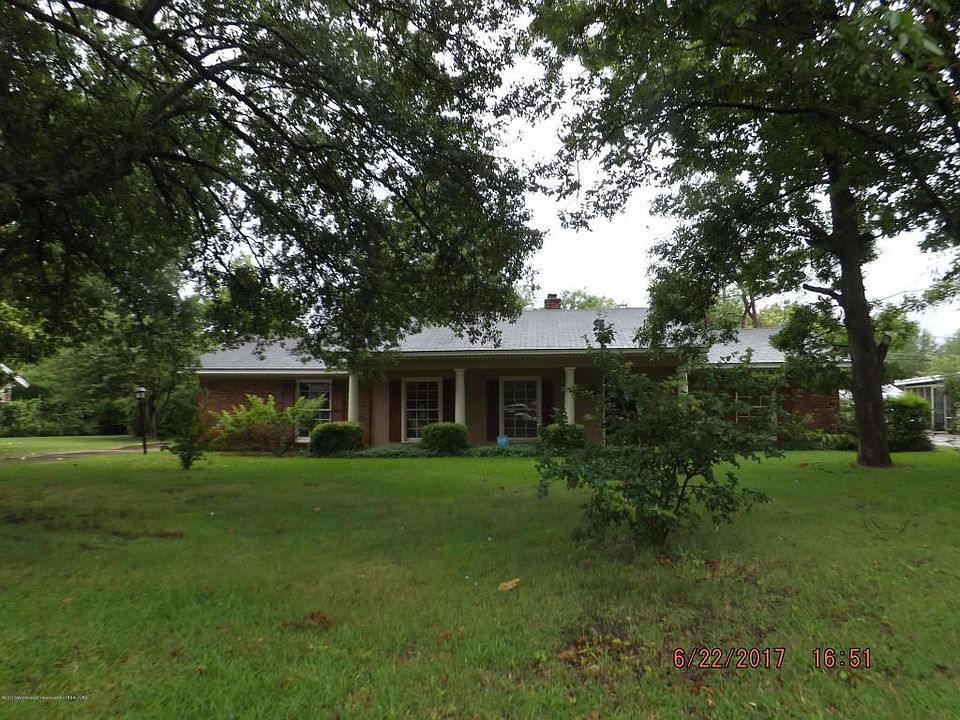 1st image of 1123 Park Ln