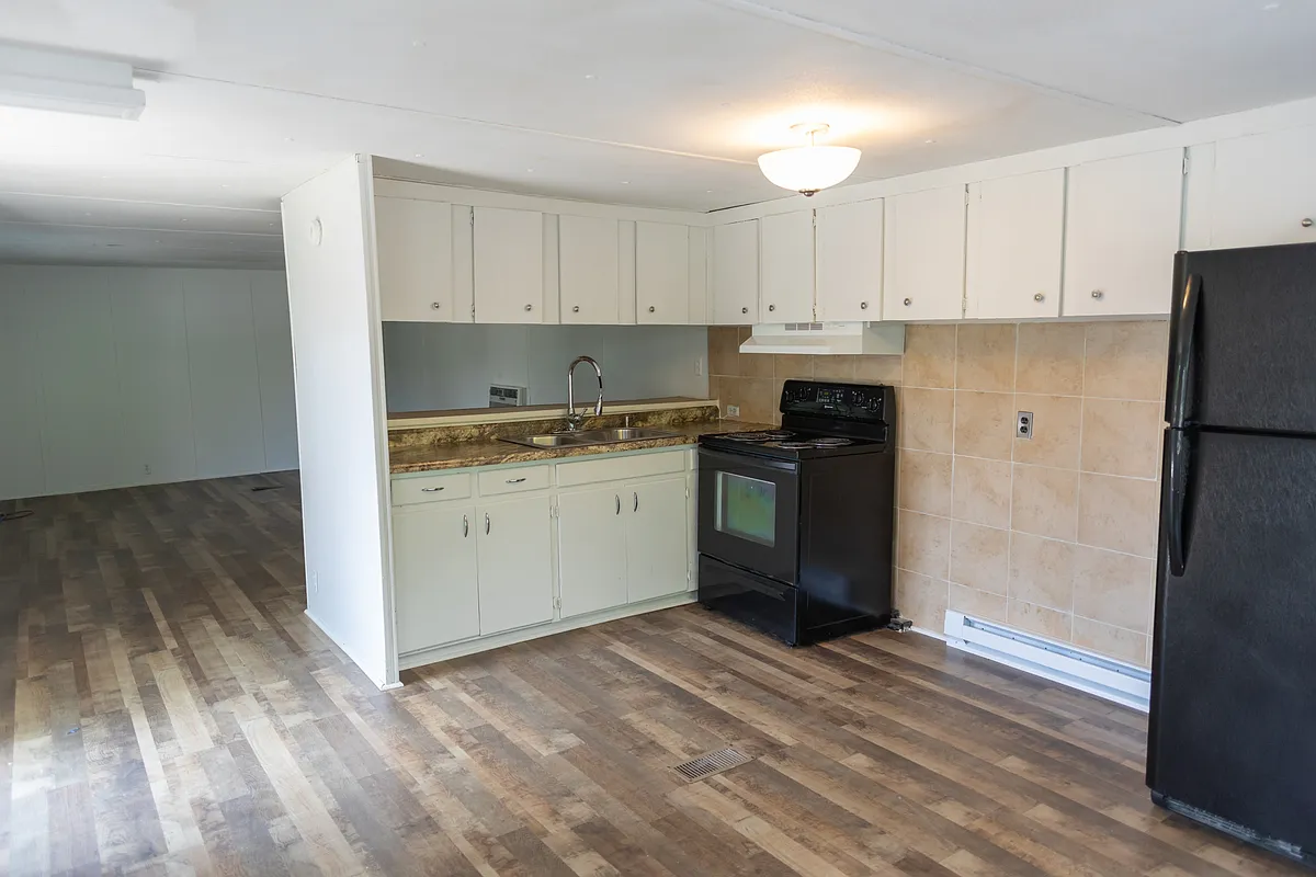 Building Photo - 1395 McGee St
