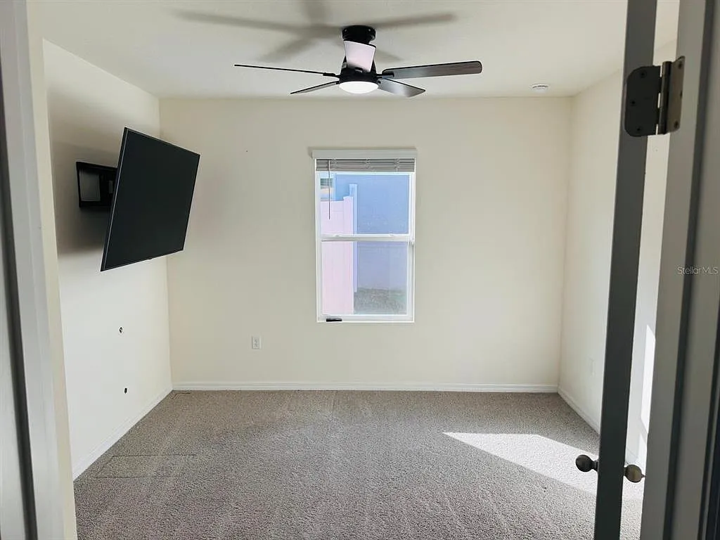 4 bed, 2.0 bath, 1815 sqft, $2,500 — Photo 3