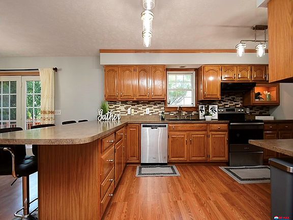 4th image of 2213 Westwood Dr
