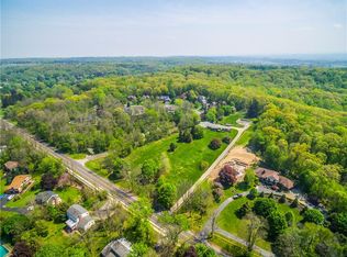 319 Garnsey Rd, Pittsford, NY 14534