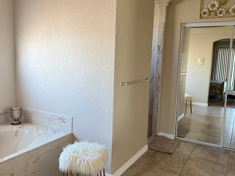 2399 E Klamath Loop — Photo 15