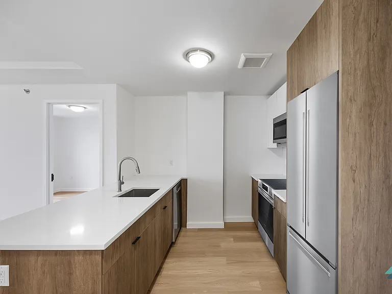 3510 Glenwood Rd #5J — Photo 3