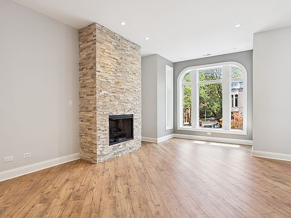 4th image of 1254 N Hoyne Ave APT 2
