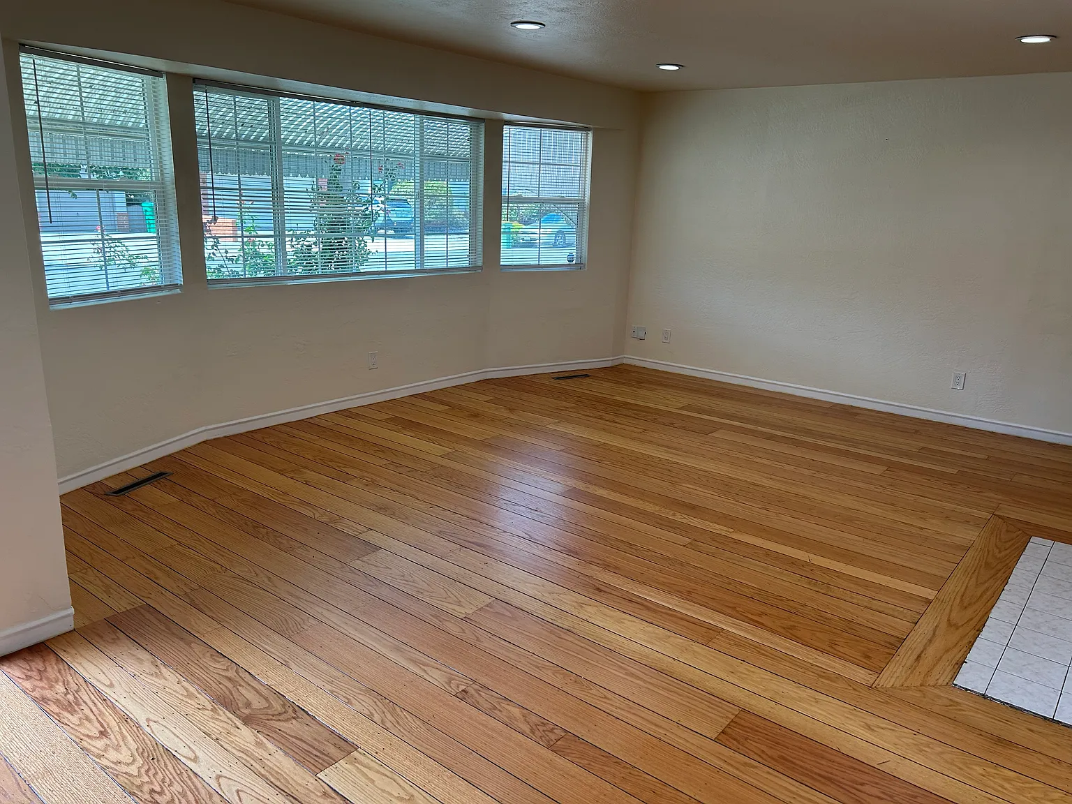3 bed, 1300 sqft, $4,000 — Photo 3