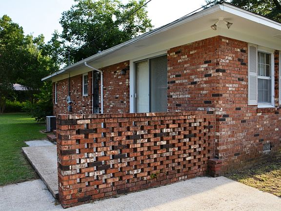 3rd image of 101 Suburban Dr