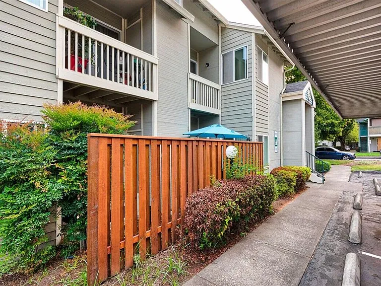 Cedar Grove Apartments — Photo 23