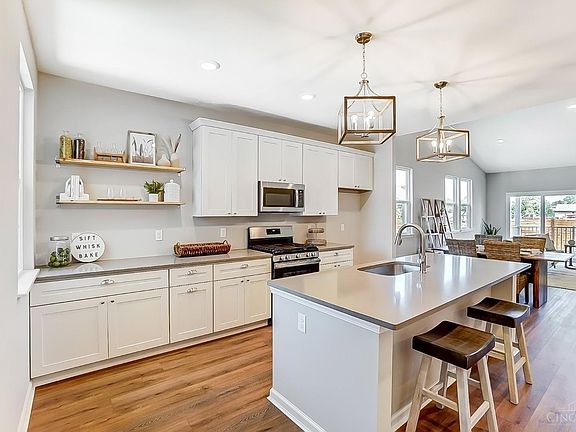 5th image of 5076 Garden Grove Ln