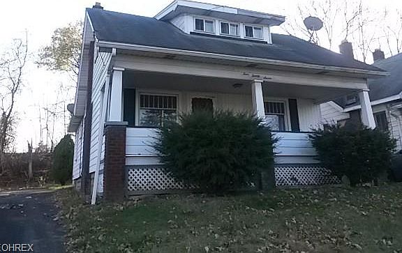 3rd image of 427 E La Clede Ave