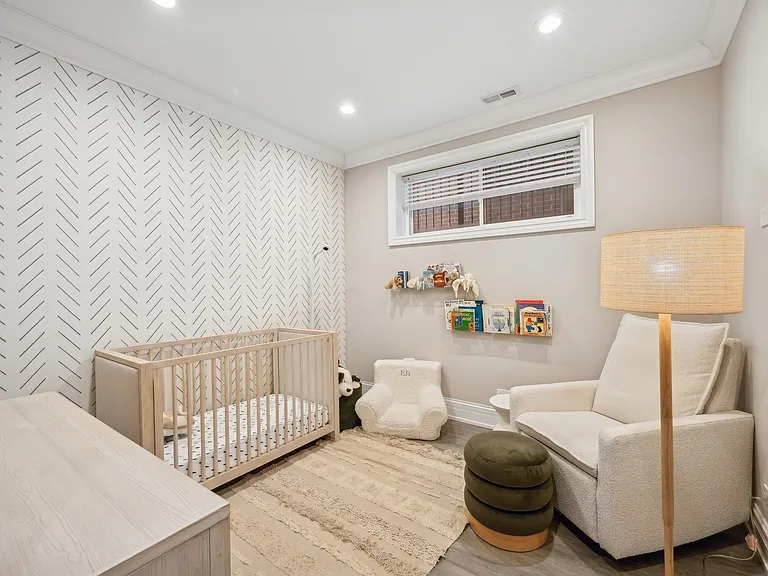 1214 W Fletcher St #11 — Photo 19