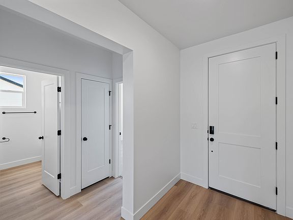 4th image of 355 W Rosie Loop