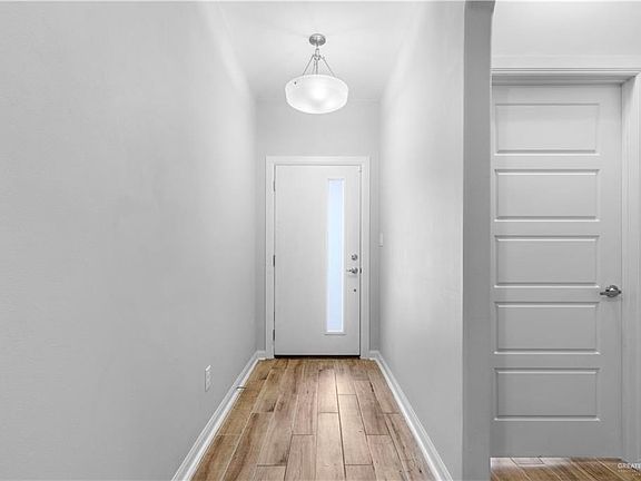 2nd image of 1314 E Sonador Dr S
