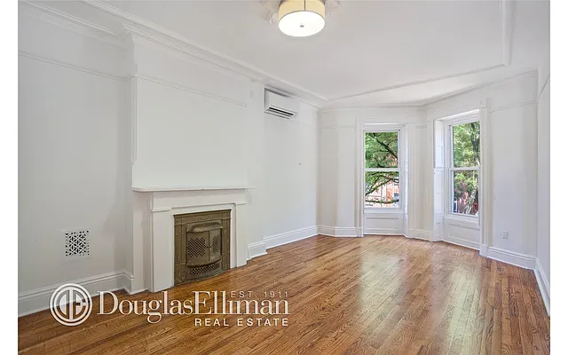 Rented by Douglas Elliman | media 14