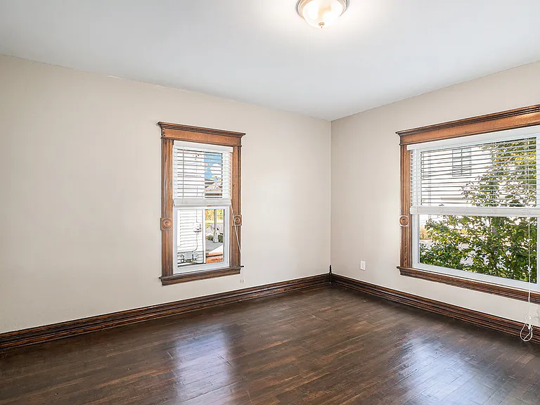 308 S Adelaide St — Photo 4