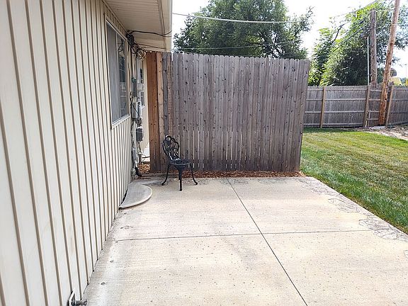 3rd image of 9600 Hadley Dr