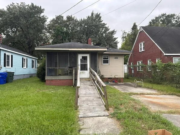 1305 Colonial Ave, Greenville, NC 27834