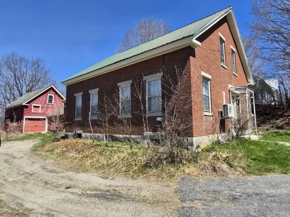 55 Cape Cod Hill Road, New Sharon, ME 04955