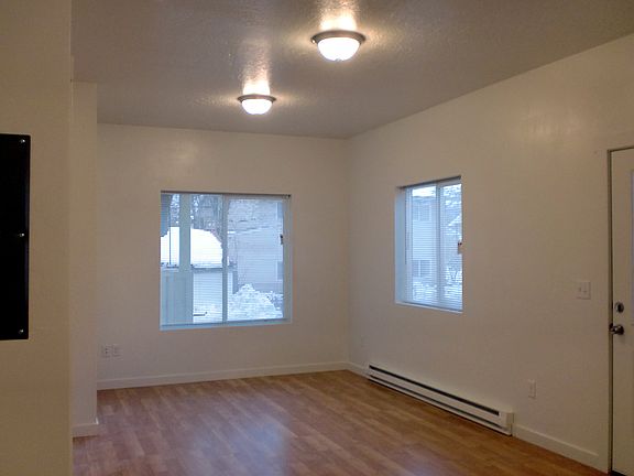 2nd image of 215 Inez St APT A