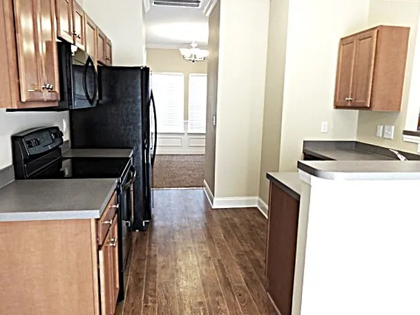 210 Equinox Cir — Photo 2