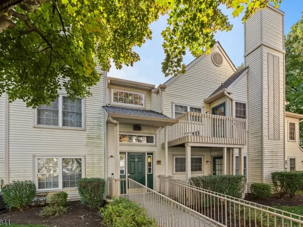 11 Evergreen Dr BLDG 11 #63, Clifton City, NJ 07014