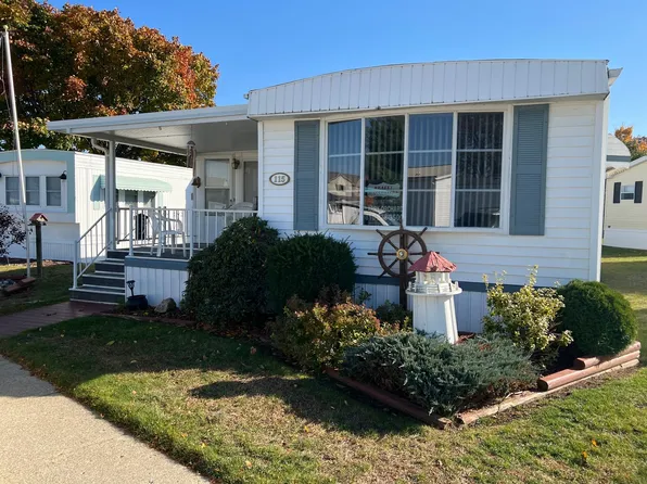 115 Shoreline Dr W, Pt Sanilac, MI 48469