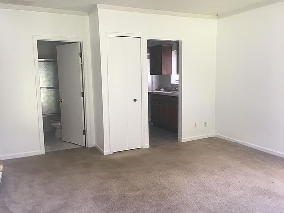 2nd image of 2072 Commonwealth Ave