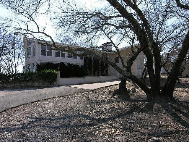 1st image of 520 Kentucky Ln