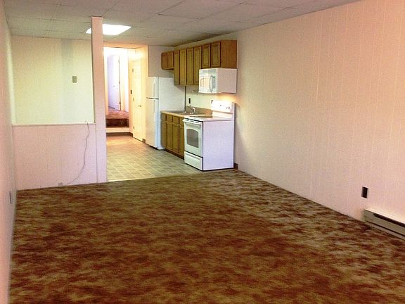 Living Room*Pictures do not display new hardwood flooring