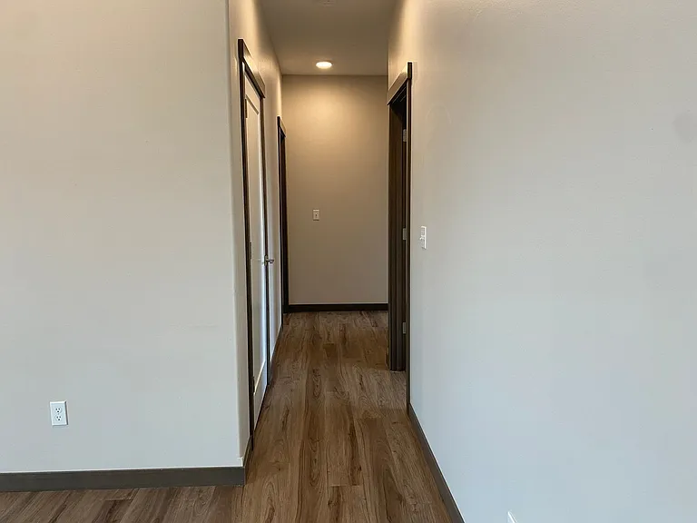 108 W Greenfield Ave — Photo 24