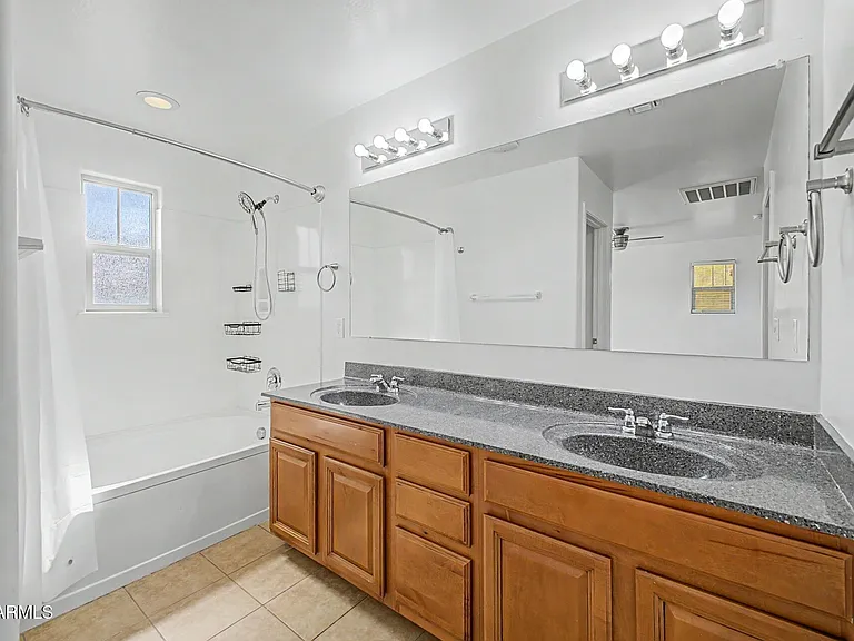 2879 N Claire Dr — Photo 18