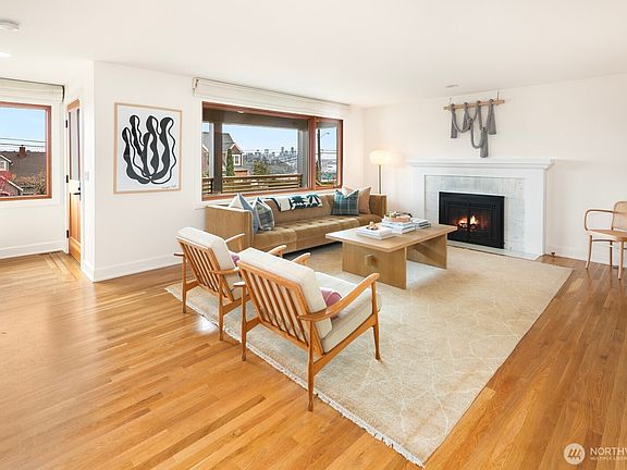 3rd image of 2507 27th Avenue W