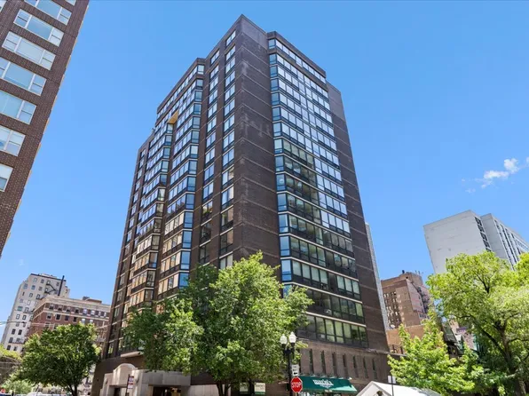 21 W Goethe St APT 4H, Chicago, IL 60610
