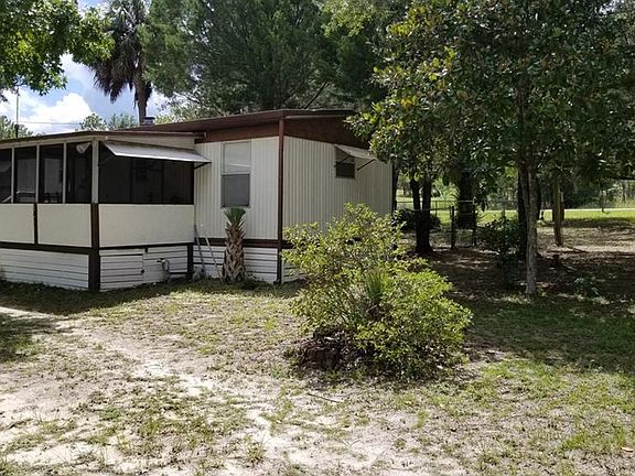 3rd image of 1070 E Woodpecker Ln