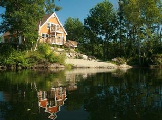 15 Mountain Rd, Rockland, ME 04841