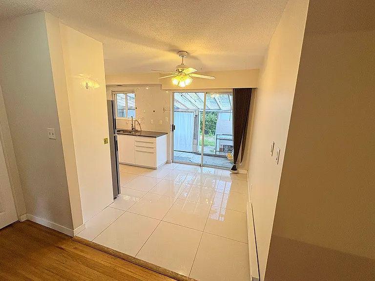 2390 Kitchener Ave — Photo 6