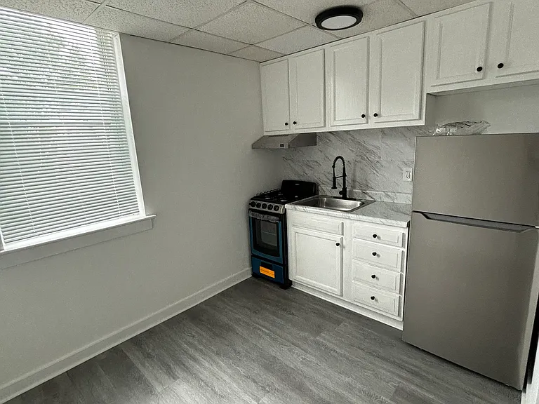 3728 School Ln — Photo 1