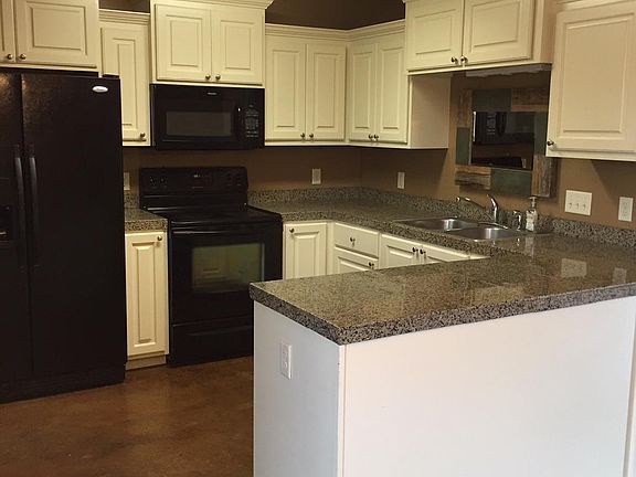 2nd image of 7 Golden Leaf Dr