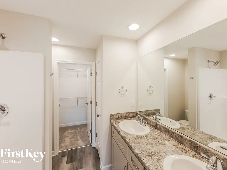 4409 Easthaven Cir — Photo 9