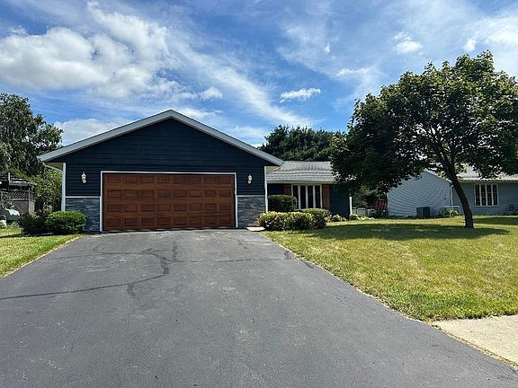 4th image of 604 Jarvis Dr