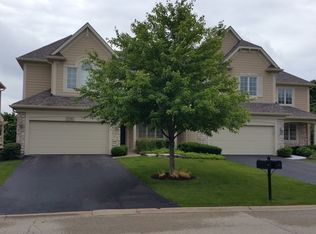 2391 Woodglen Dr, Aurora, IL 60502