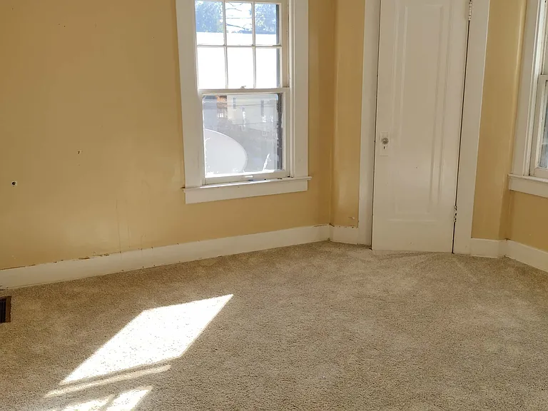 1748 Macomber St — Photo 8