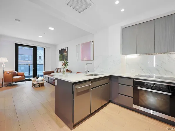 300 W 30th Street #4F, New York (Manhattan), NY 10001