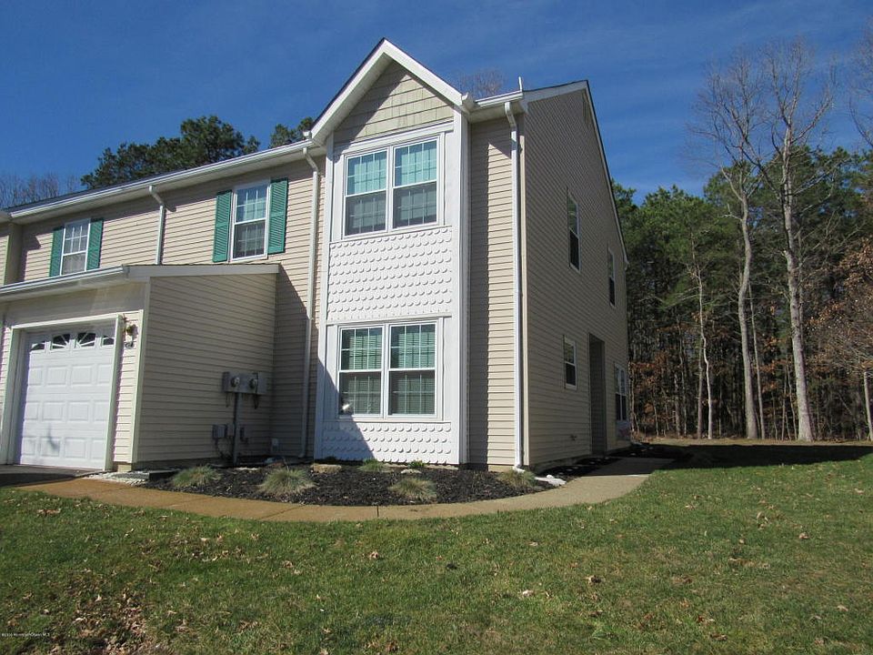 1st image of 627 Woodbine Ln